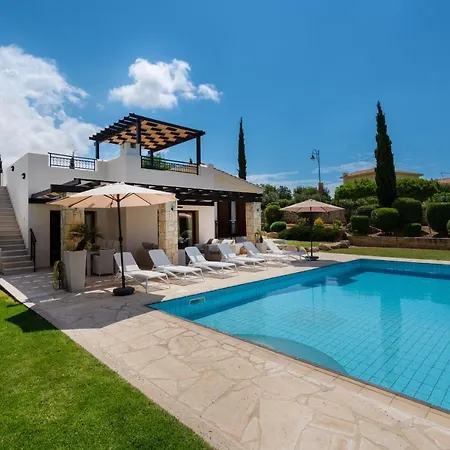 Lara - 11, Spacious With Large Garden And Private Pool On Aphrodite Hills Villa *