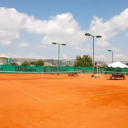 Villa Lara - 11, Spacious With Large Garden And Private Pool On Aphrodite Hills