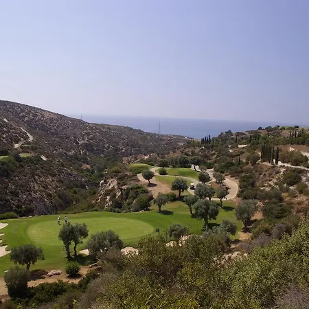 Lara - 11, Spacious With Large Garden And Private Pool On Aphrodite Hills Kouklia