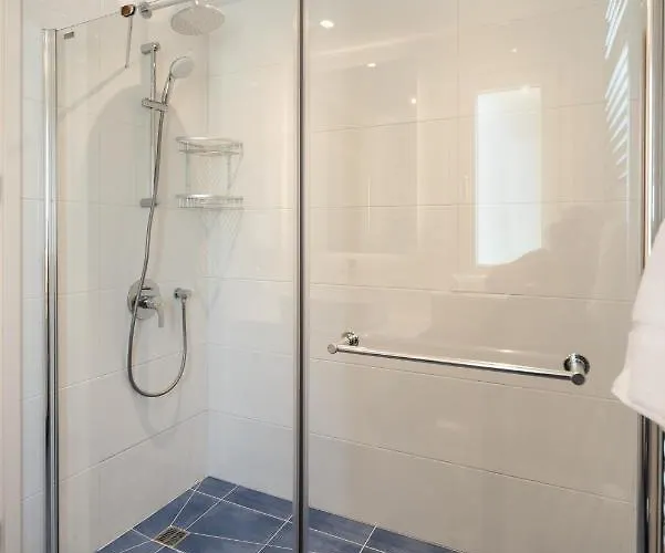 Lara - 11, Spacious With Large Garden And Private Pool On Aphrodite Hills Vila *