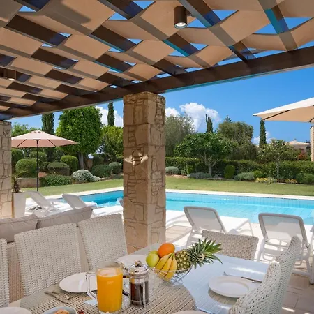 Lara - 11, Spacious With Large Garden And Private Pool On Aphrodite Hills