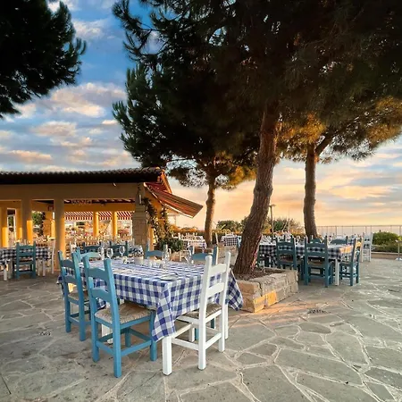 Lara - 11, Spacious With Large Garden And Private Pool On Aphrodite Hills Villa