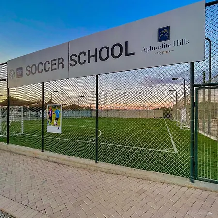 Lara - 11, Spacious With Large Garden And Private Pool On Aphrodite Hills * クークリア