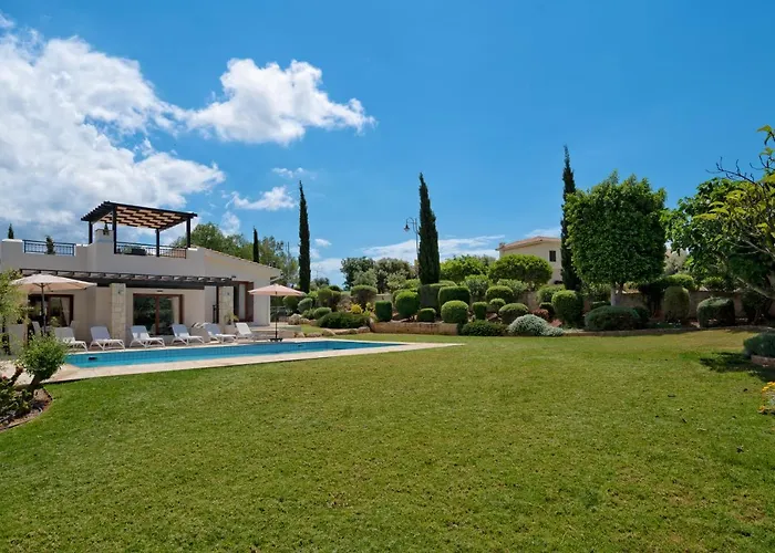 Lara - 11, Spacious With Large Garden And Private Pool On Aphrodite Hills