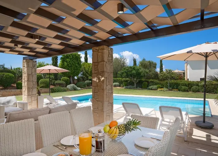 Lara - 11, Spacious With Large Garden And Private Pool On Aphrodite Hills