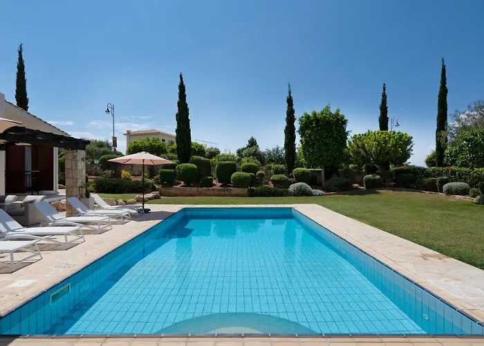 Lara - 11, Spacious With Large Garden And Private Pool On Aphrodite Hills Villa *