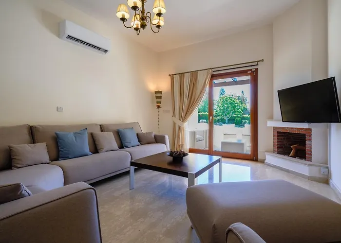 Lara - 11, Spacious With Large Garden And Private Pool On Aphrodite Hills Villa Kouklia
