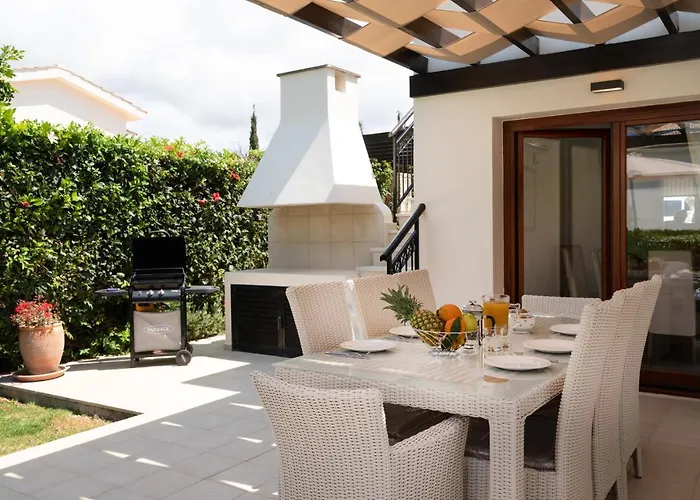 Lara - 11, Spacious With Large Garden And Private Pool On Aphrodite Hills Villa